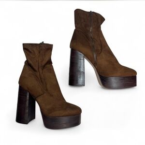 Steve Madden Chocolate Heeled Platform Boots